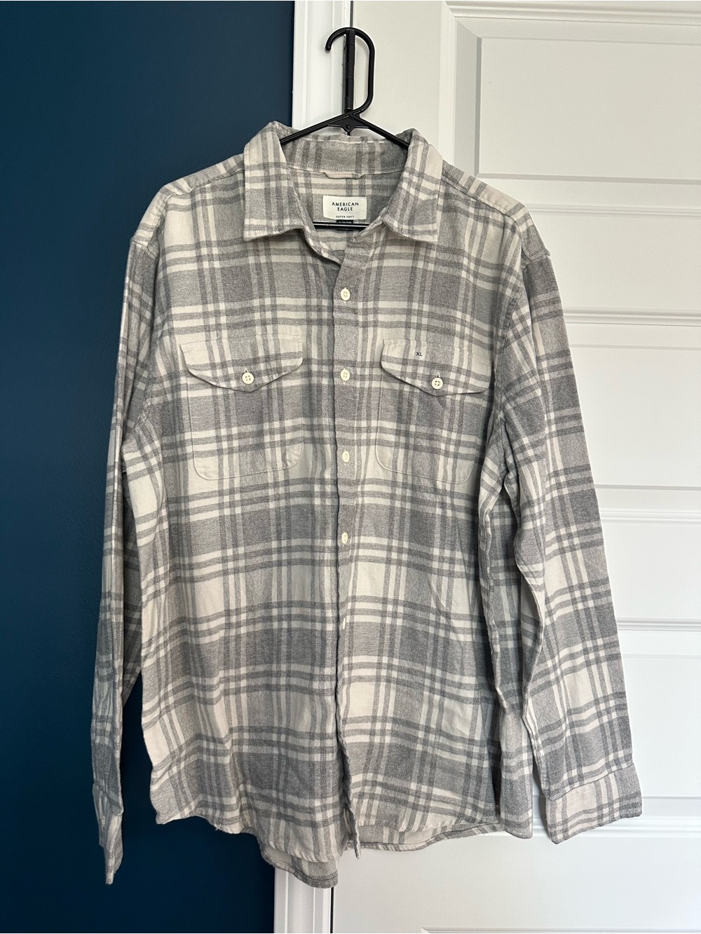 NWT Mens XL American Eagle Outfitters Gray & White Plaid Button-Down Shirt